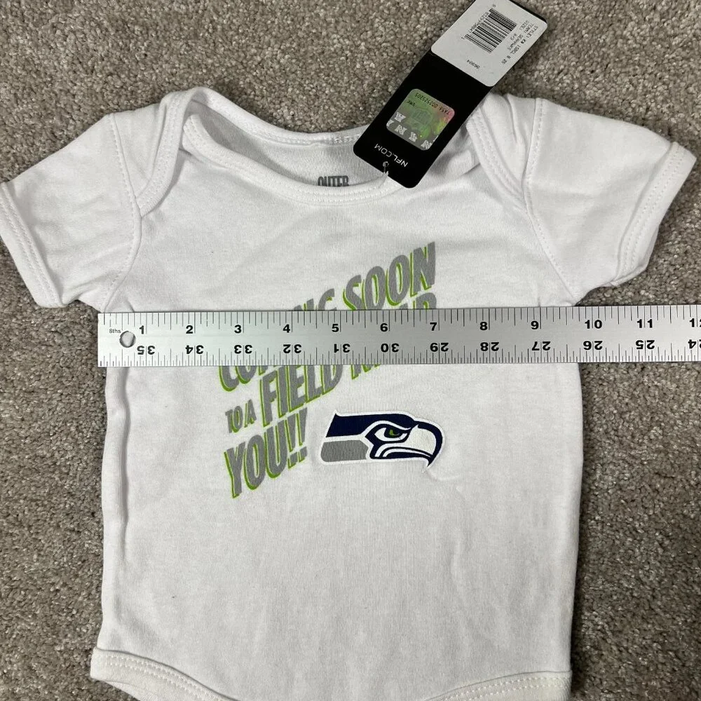 Outerstuff Kids‎ 0/3M White Newborn Seattle Seahawks NFL Bodysuit NWT
